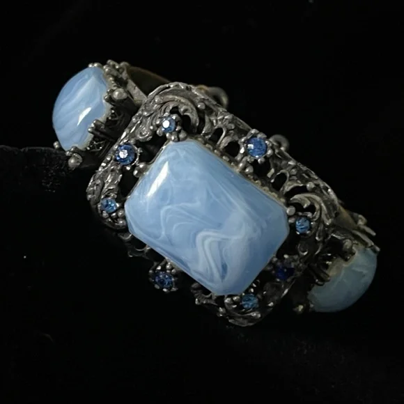 VTG Renaissance Revival Unsigned Hinged Cuff Bracelet; Selro Inspired - Picture 2 of 11